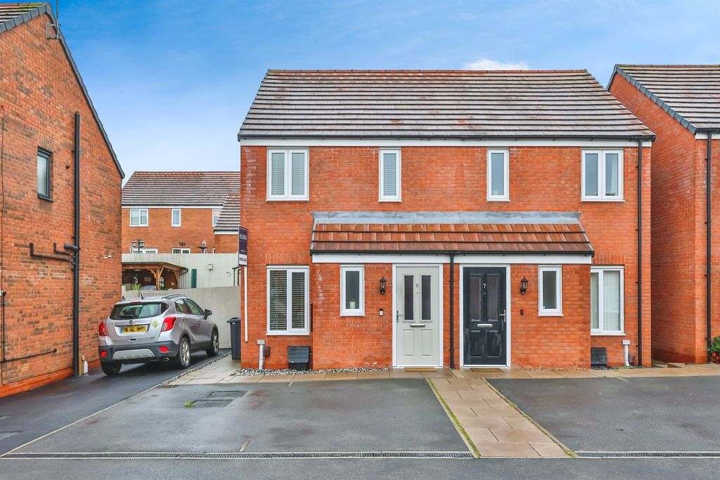 Property photo 2 of 22