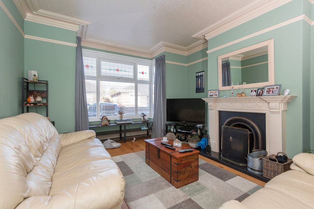 Property photo 3 of 17