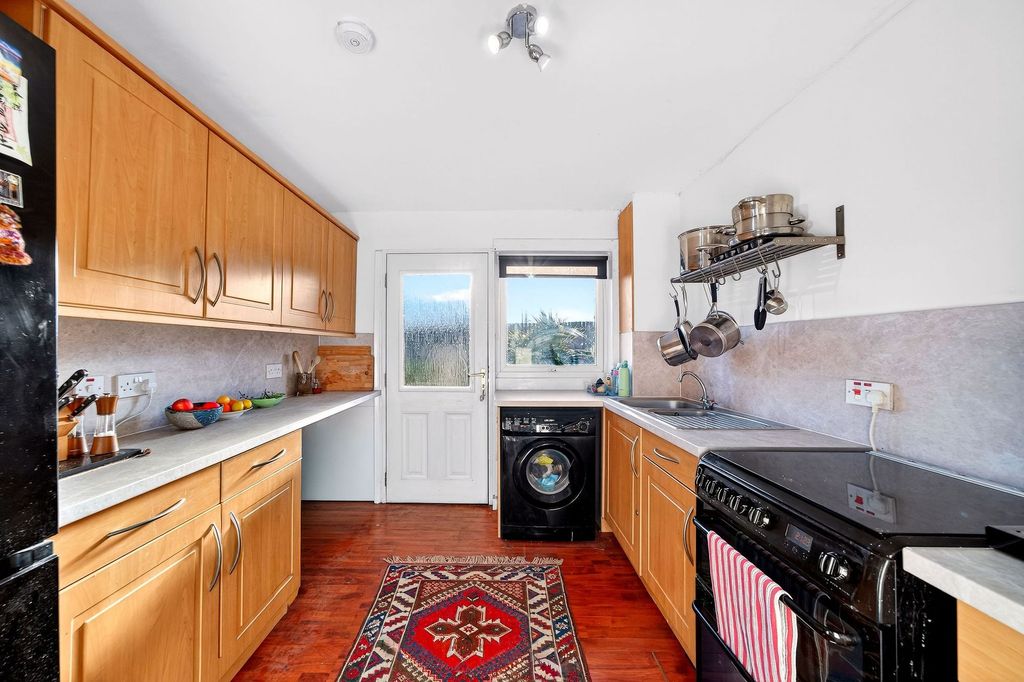 Property photo 3 of 45 Kitchen