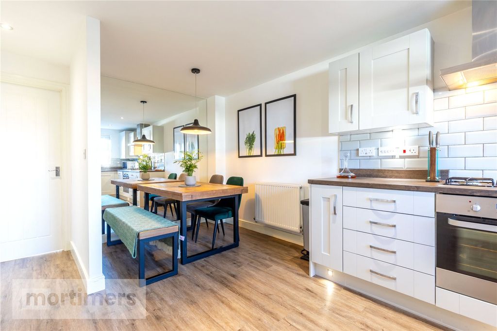 Property photo 3 of 16 Kitchen Diner