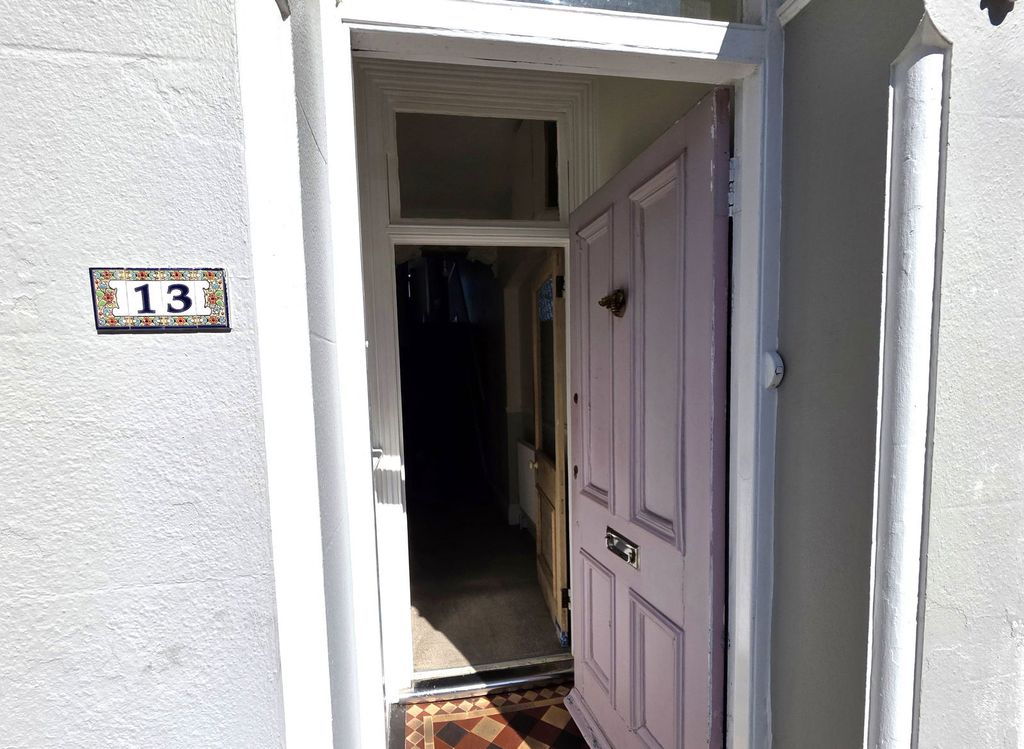 Property photo 2 of 14