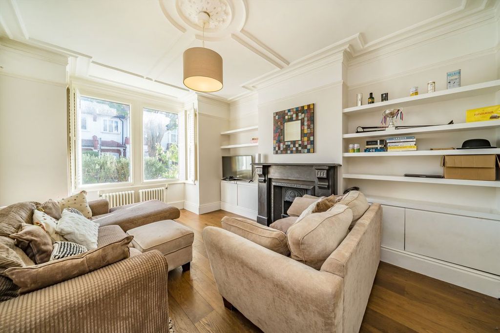 Property photo 2 of 8