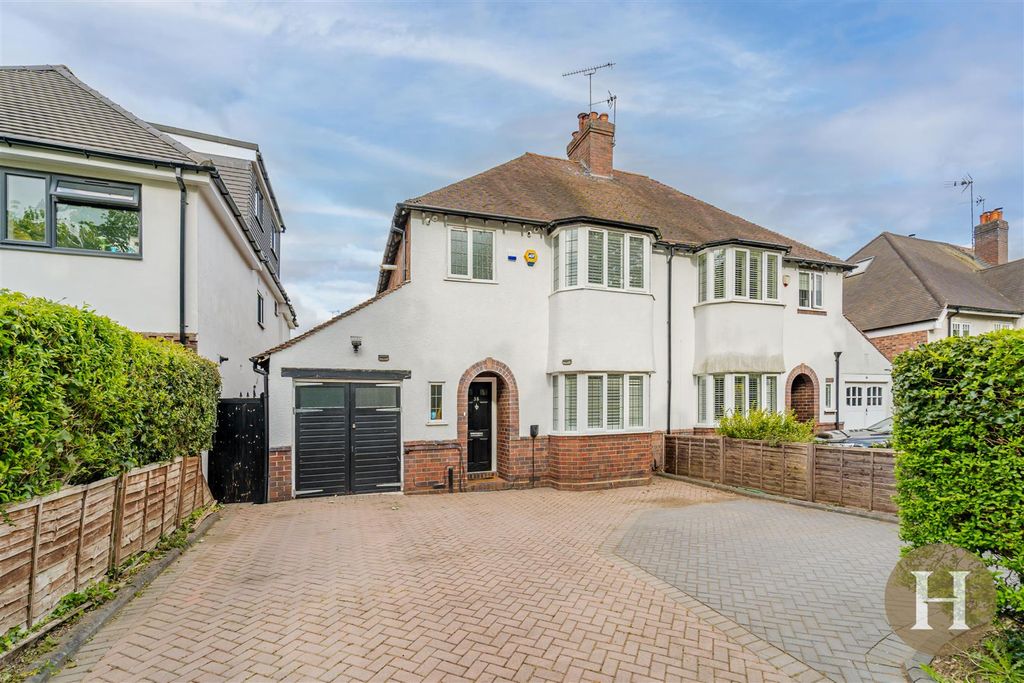 Property photo 1 of 37 Hadleigh Estate Agents-42.Jpg