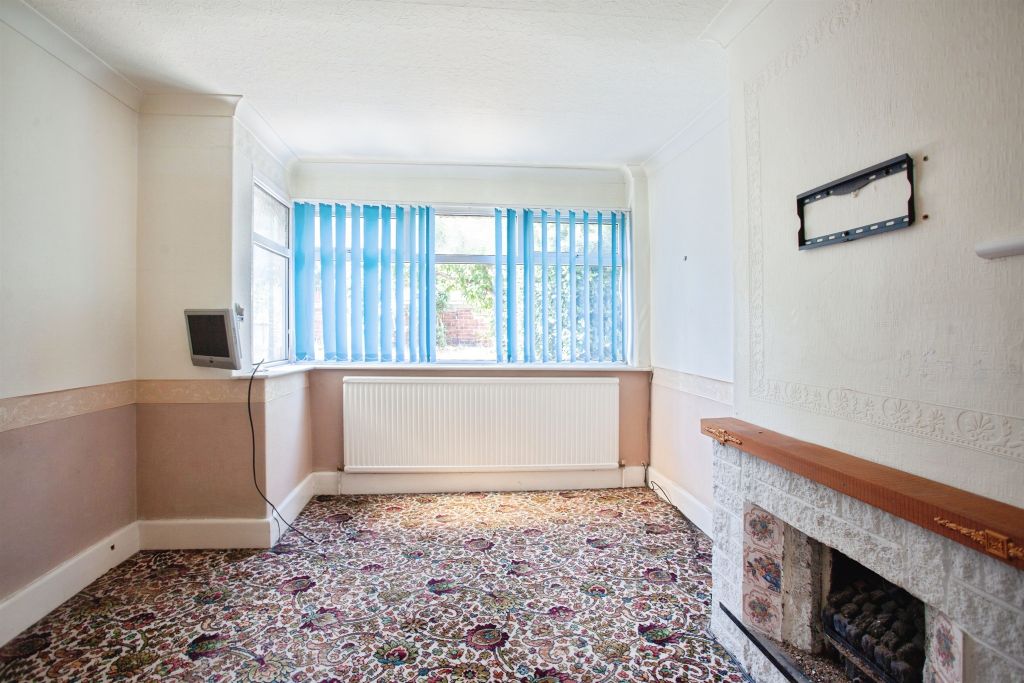 Property photo 2 of 27