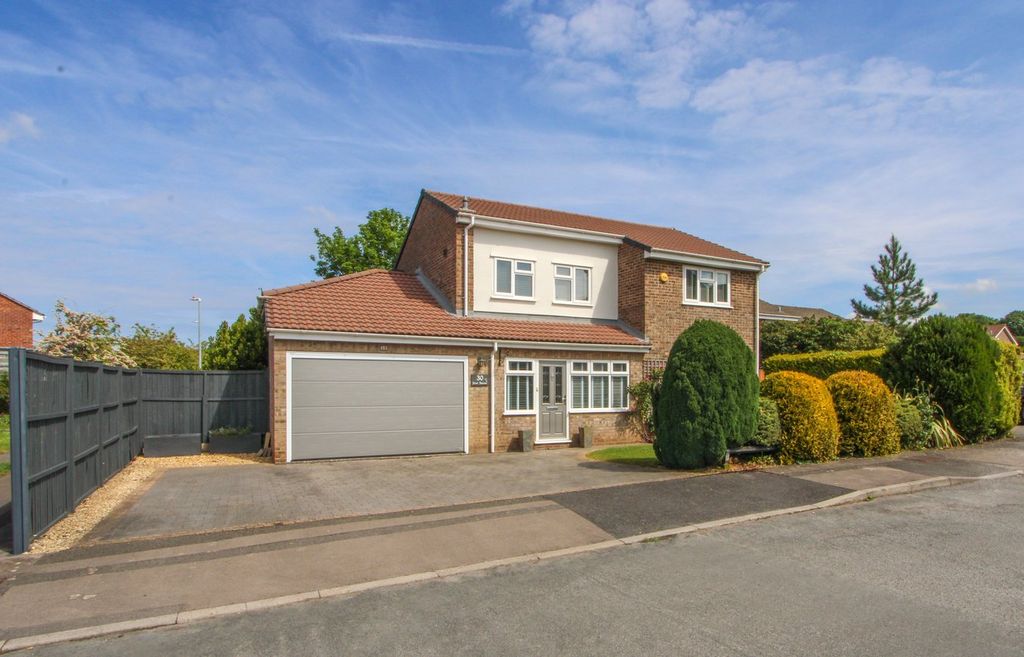 Property photo 1 of 32