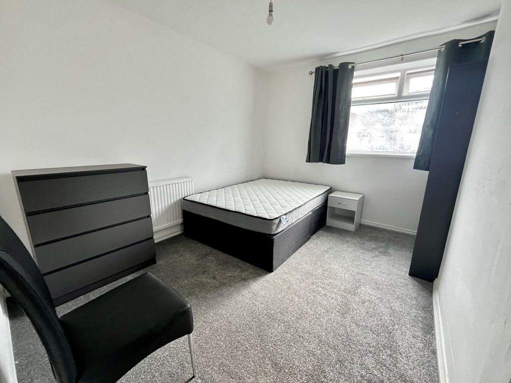 Property photo 3 of 11 Gallery