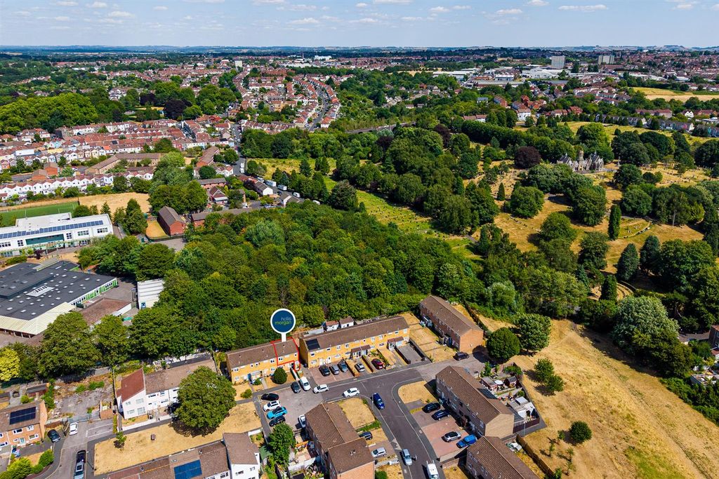Property photo 3 of 21 13 Caraway Gardens, Eastville, Bristol Bs5 6Yg | L