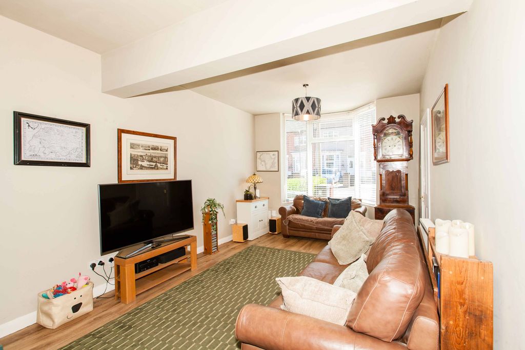 Property photo 3 of 27