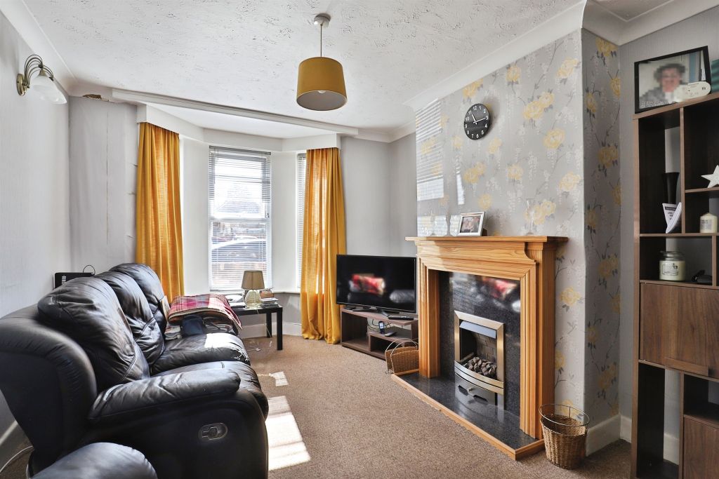 Property photo 3 of 12