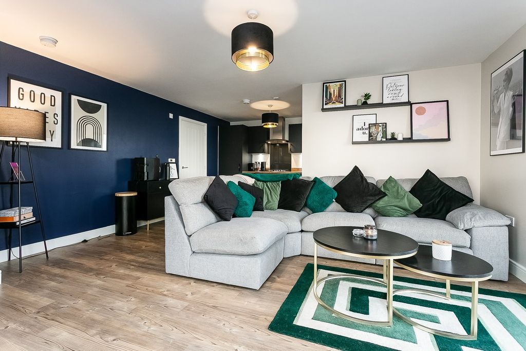 Property photo 3 of 21