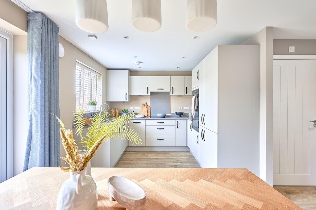 Property photo 1 of 11 A Sociable Open Plan Kitchen/Diner With French Doors To The Garden
