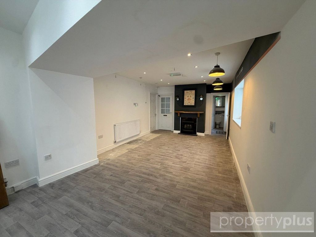 Property photo 3 of 9 Picture No. 05