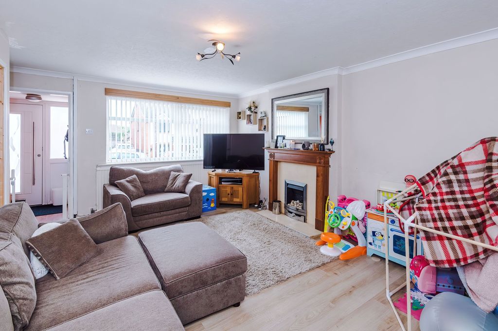 Property photo 2 of 26