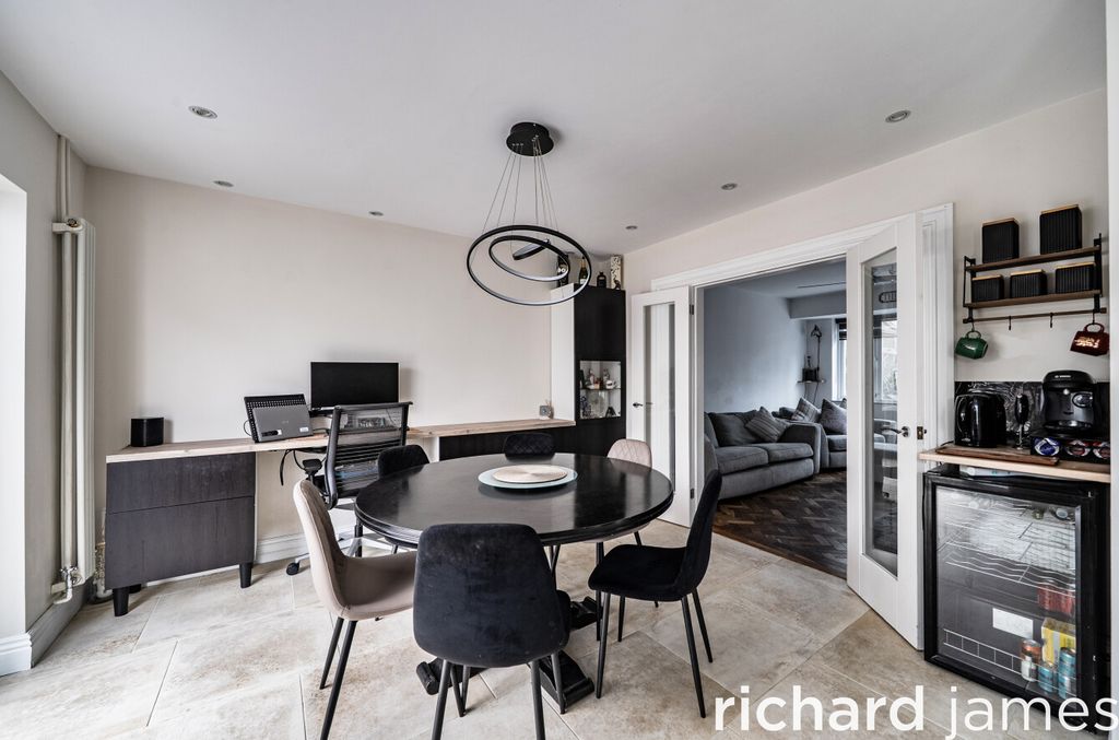 Property photo 3 of 21 39Fbdb6B3Cb3484395c24Aca10B87153