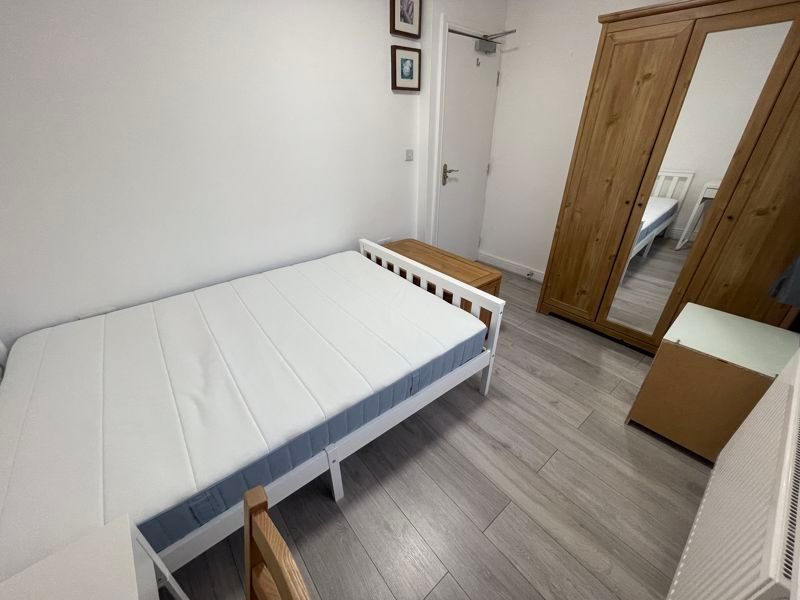 Property photo 3 of 6 Photo 8