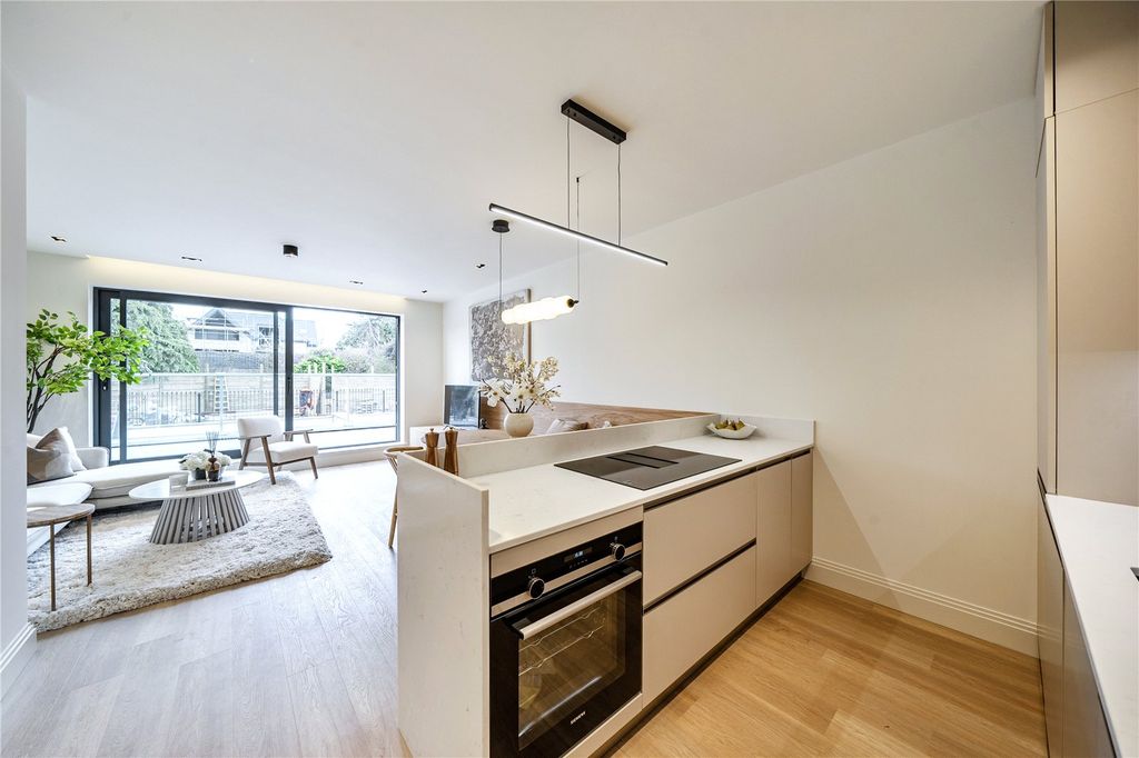 Property photo 2 of 13 Picture No. 06