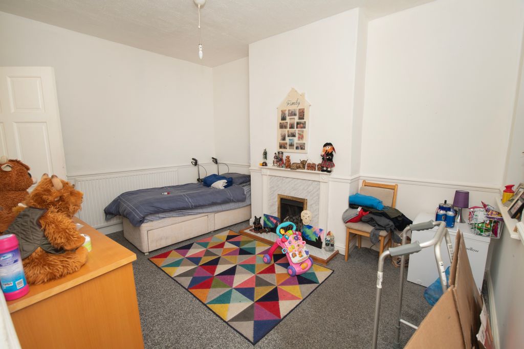 Property photo 3 of 17