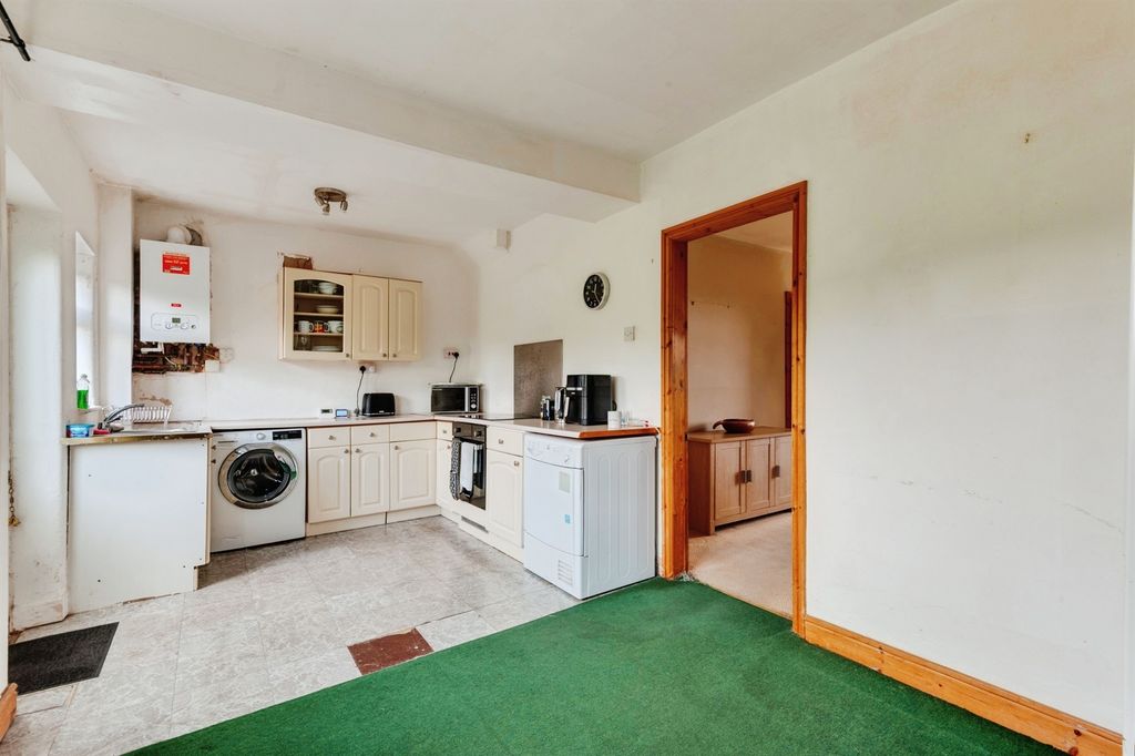 Property photo 3 of 20