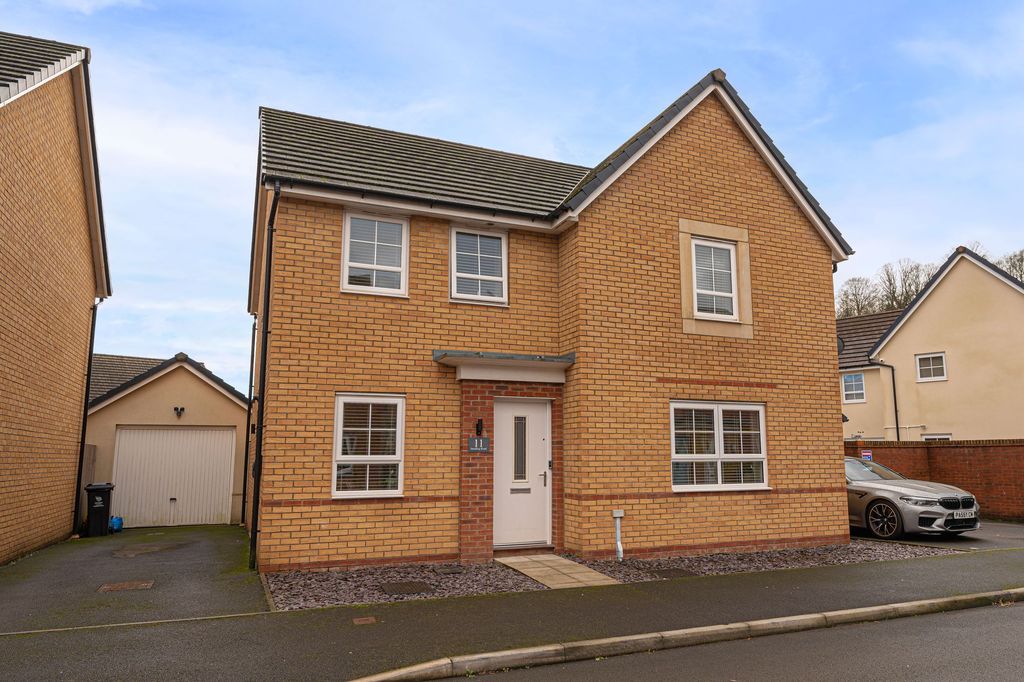 Property photo 1 of 36