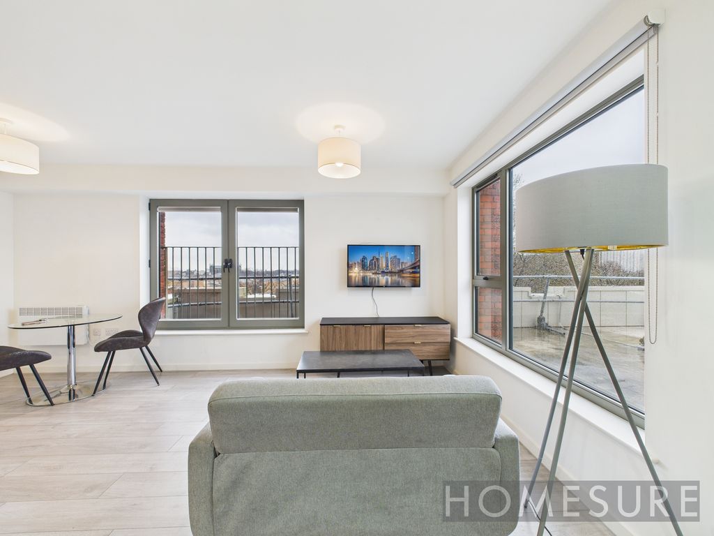 Property photo 3 of 15 Living Space