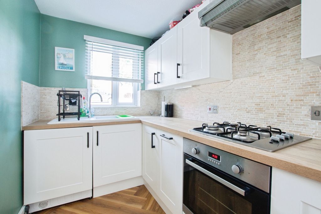 Property photo 2 of 17 Kitchen