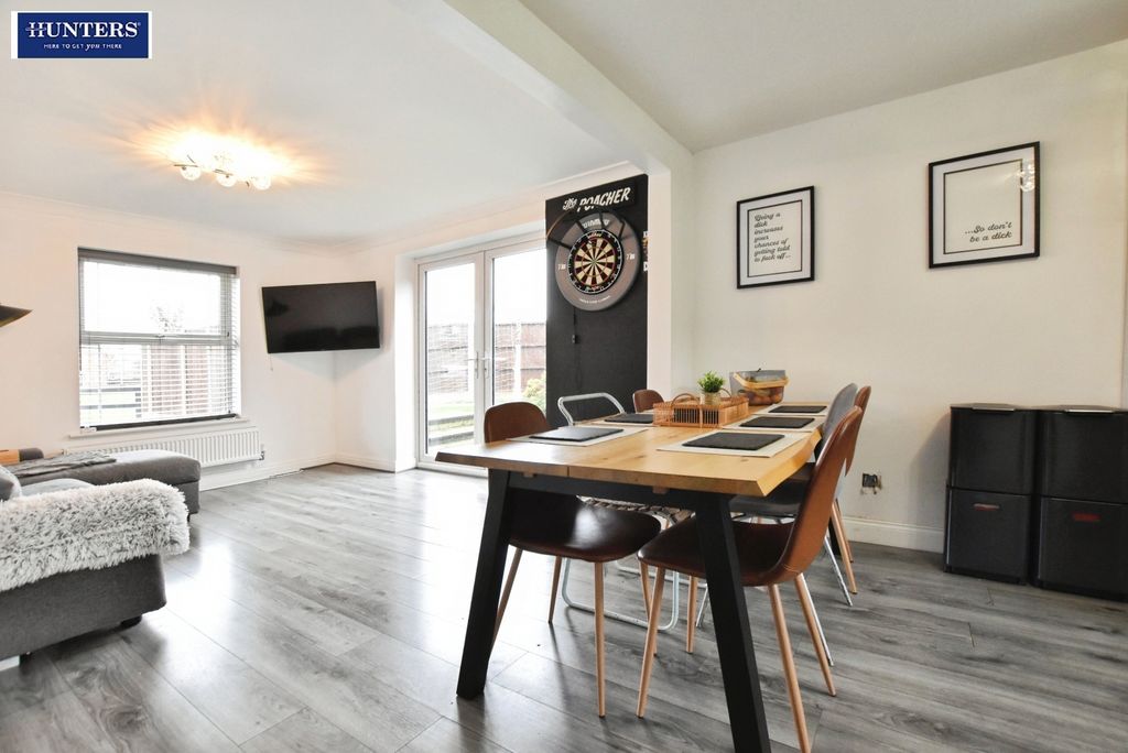 Property photo 2 of 30 Kitchen/Diner