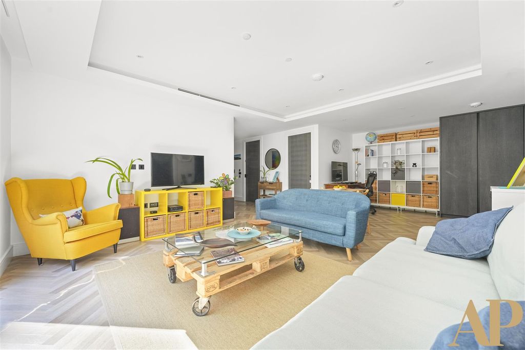 Property photo 3 of 23