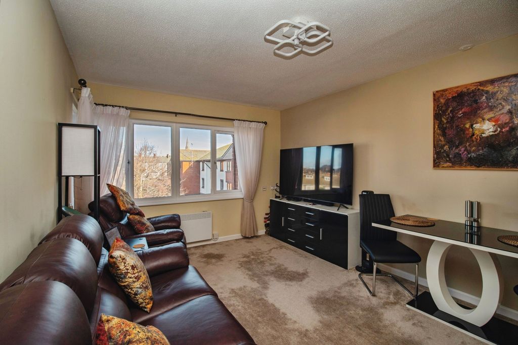 Property photo 3 of 14 Living Room