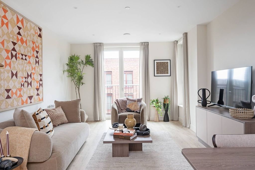 Property photo 2 of 24