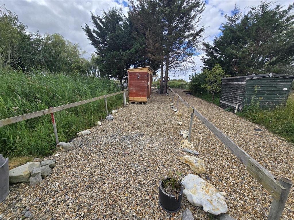 Property photo 3 of 6 Mooring