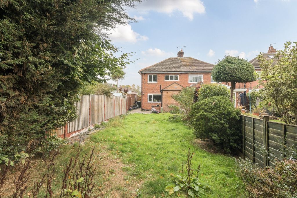 Property photo 2 of 24 Picture No. 17