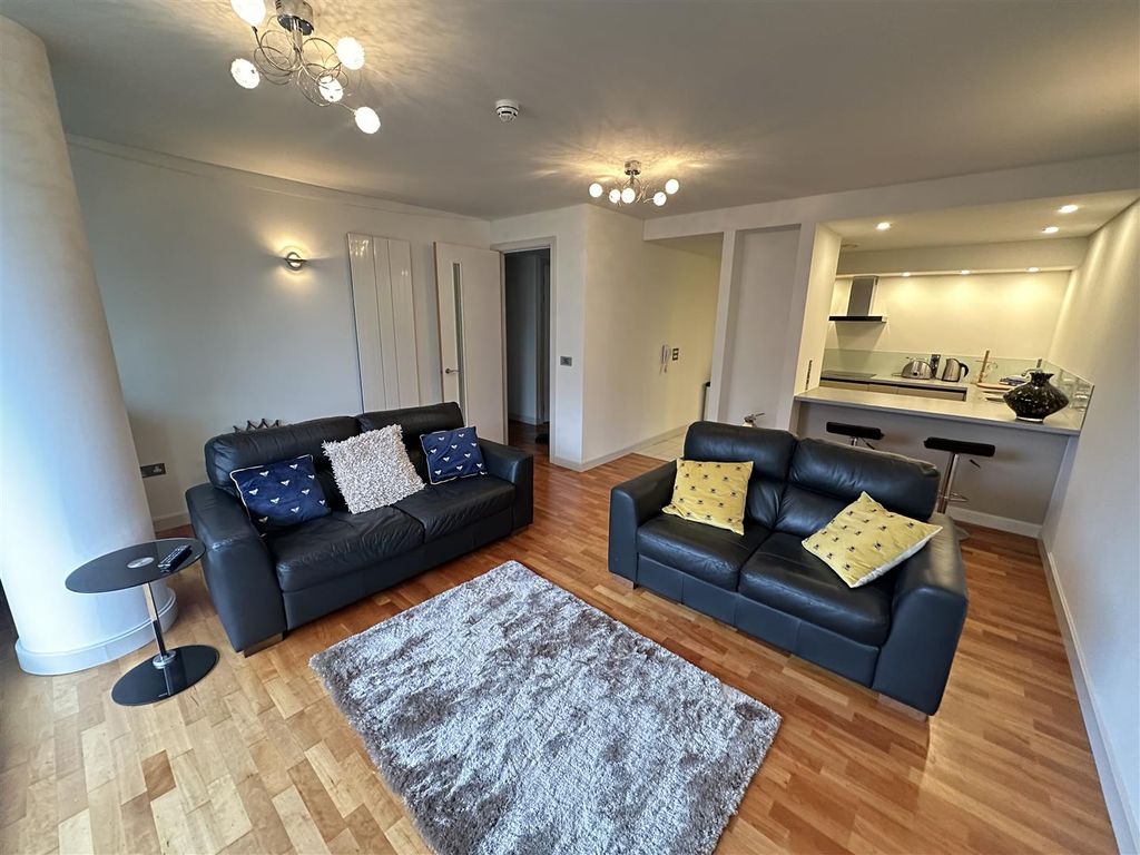 Property photo 3 of 13