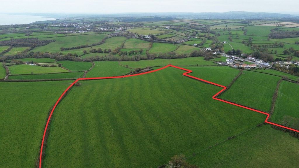 Property photo 2 of 13