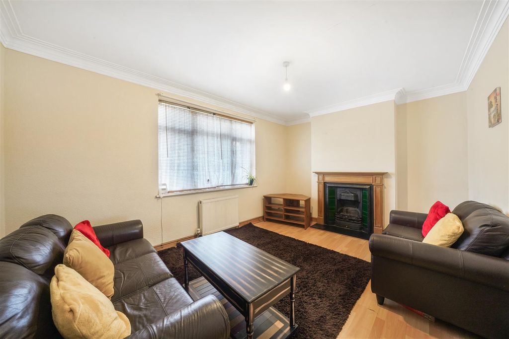 Property photo 2 of 16 445 Oldfield Lane North - 6Caxhvbndujq59Emtbps.Jpg