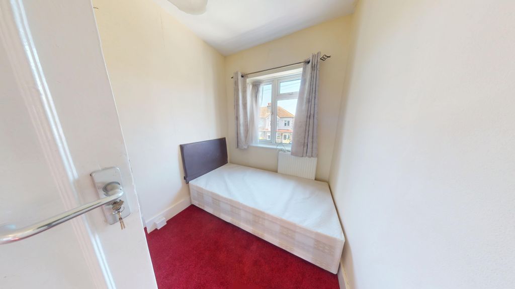 Property photo 1 of 14 204-Manor-Way-05272026_204404