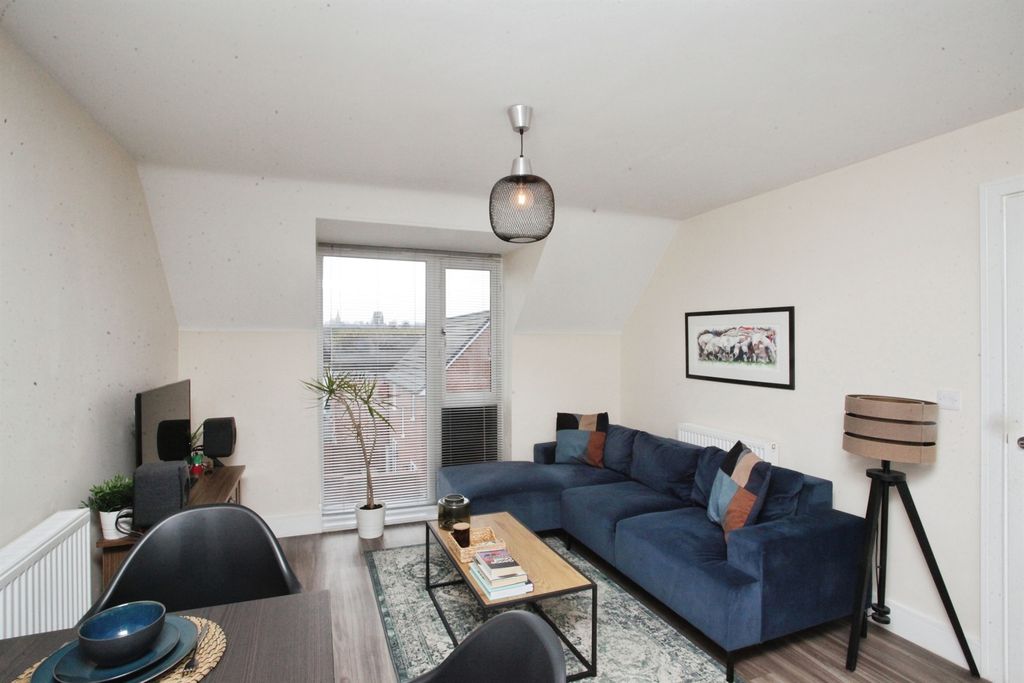 Property photo 3 of 19