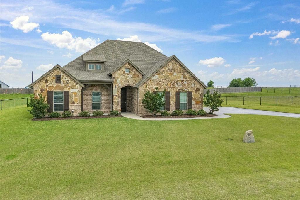 Property photo 1 of 31
