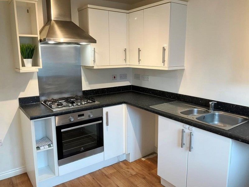 Property photo 3 of 19 Kitchen