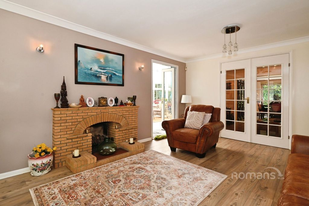 Property photo 3 of 25 Pbox-Img.Jpg