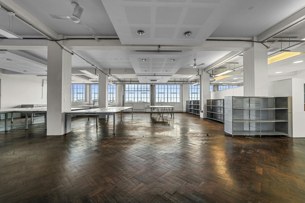 Property photo 2 of 6 Ht-Bc-361Cityroad-14.Jpg