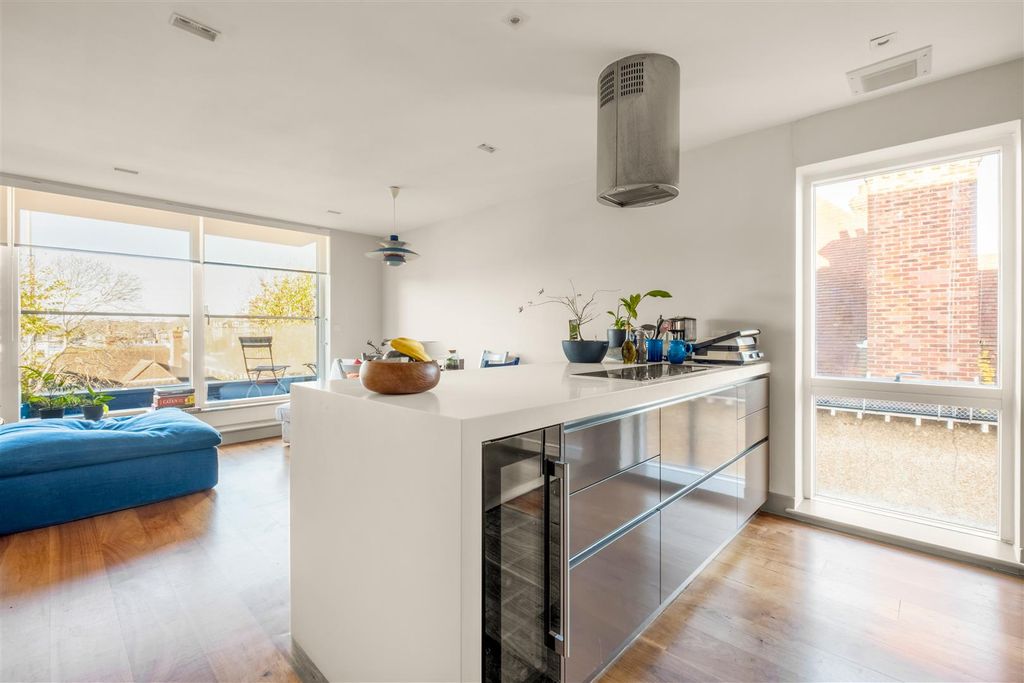 Additional image 6 of 3 bed flat to rentPalmeira Avenue, Hove BN3