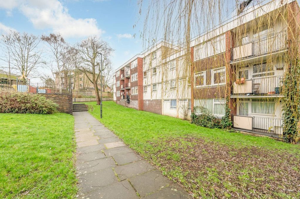 Property photo 3 of 10