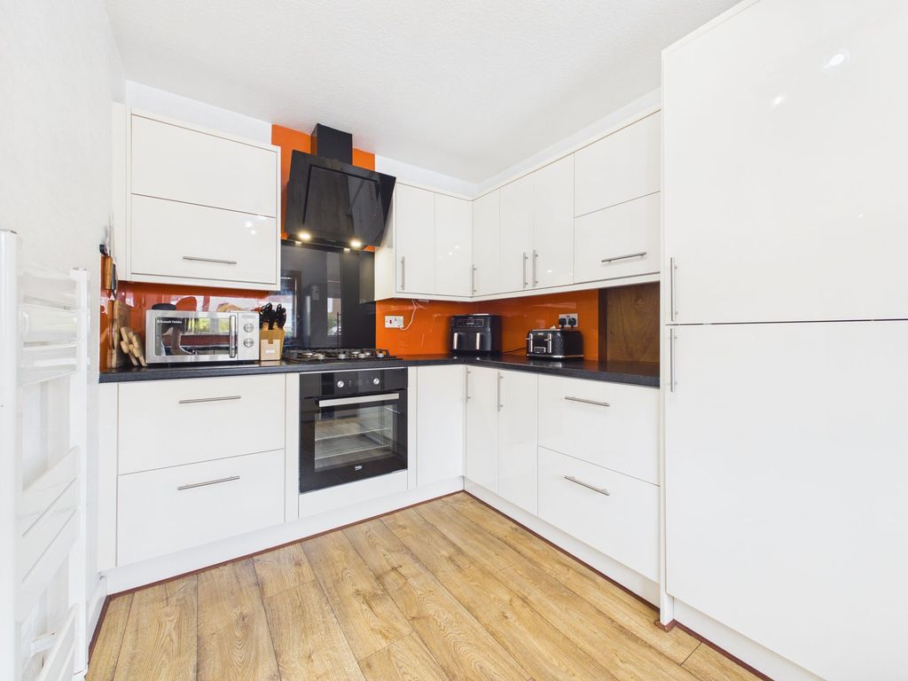 Property photo 2 of 30