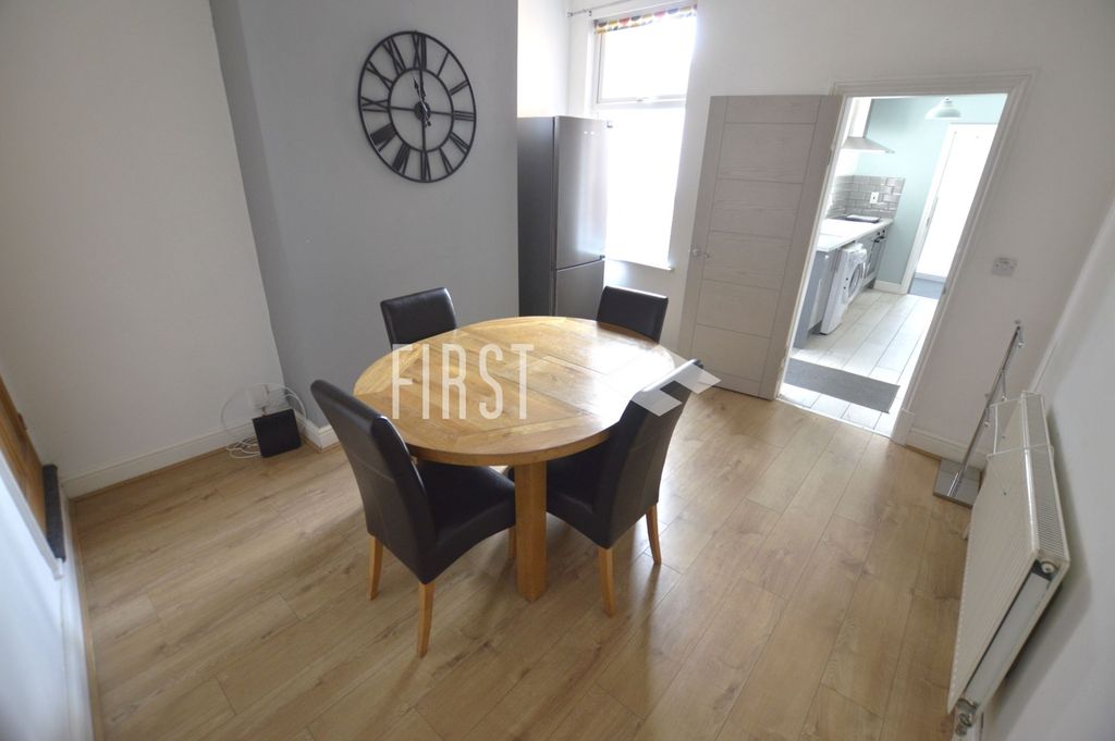 Property photo 3 of 10 Photo 13