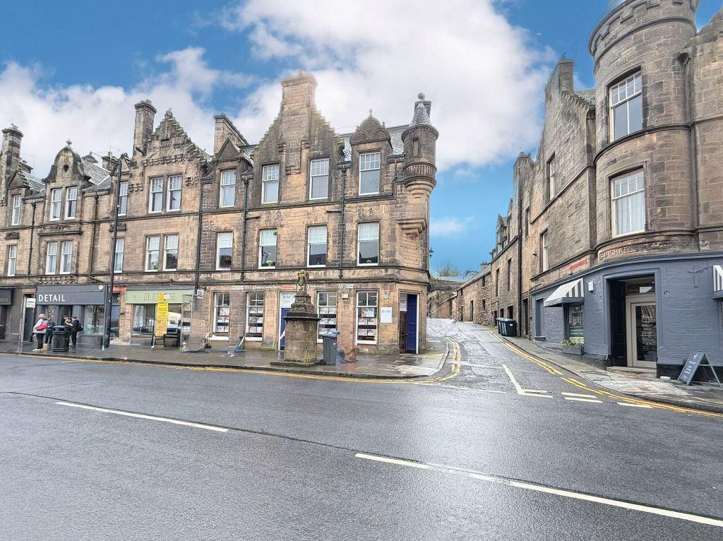 Property photo 1 of 33