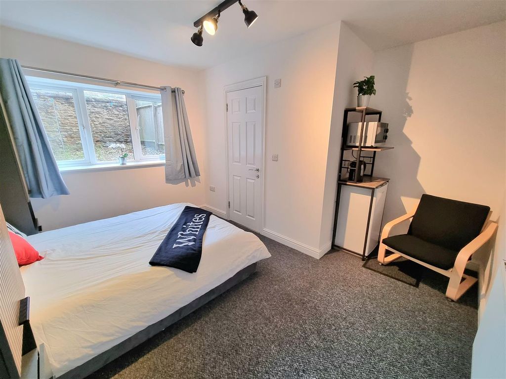 Property photo 2 of 9 20251030_133929.Jpg