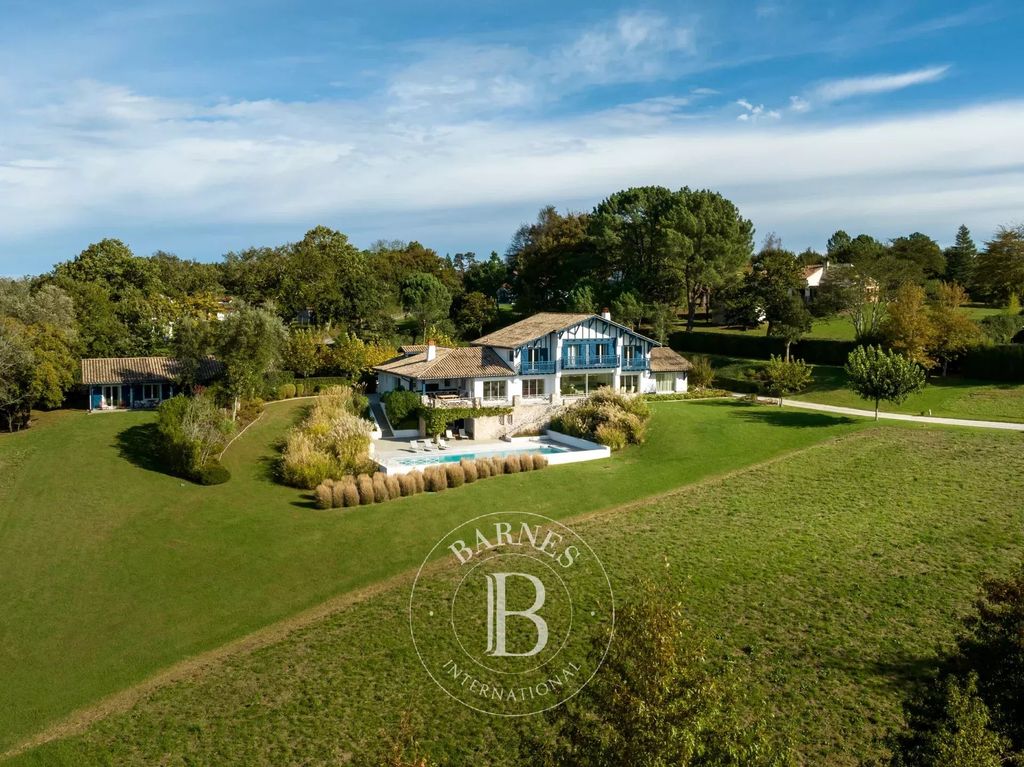 Property photo 2 of 31