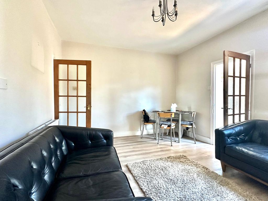 Property photo 3 of 11 Picture No. 09