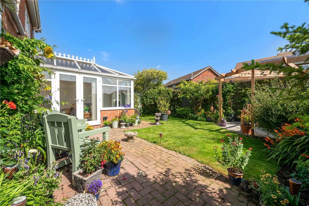 Property photo 2 of 19 Picture No. 17