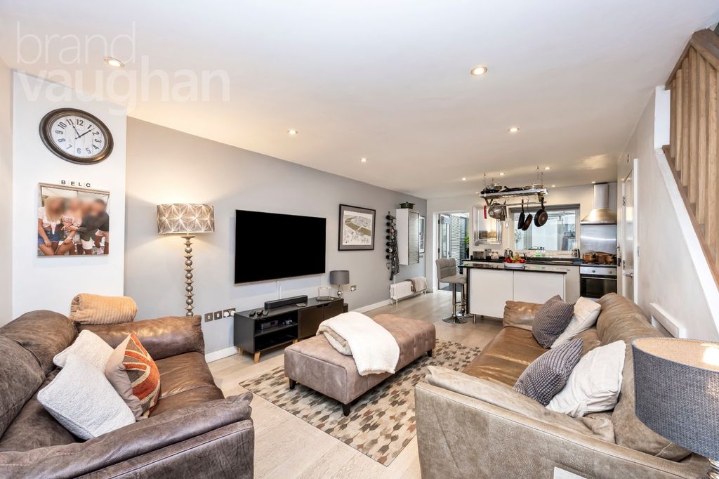 Property photo 2 of 23 Picture 2